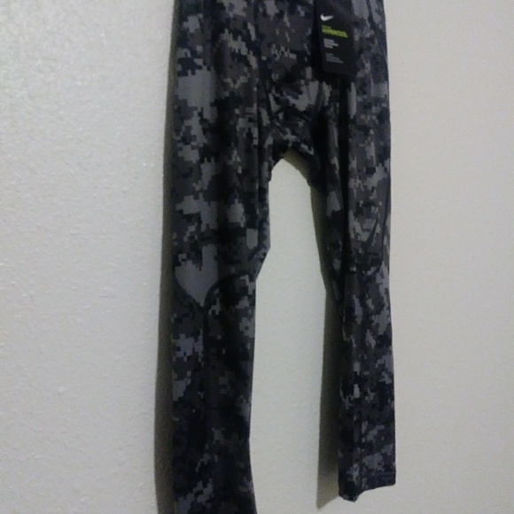 Nike Black Camo Pro-Combat fitness tights - Picture 8 of 8